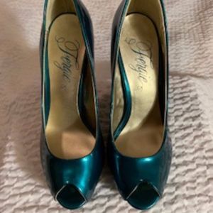 Brand New Size 6 Fergie Shoes